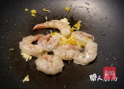 大虾炒米粉的做法图解5