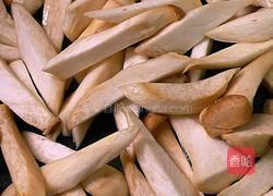 泡菜猪肉炒鲍菇的做法图解4