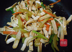 豆干炒西洋芹的做法图解8