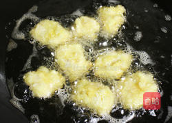 香蒜椒盐鱼米花的做法图解6