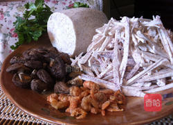 古早味芋头稀饭的做法图解1