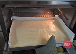 咖啡奶油瑞士卷的做法图解5