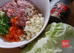 扬出丸子烩白菜的做法图解1