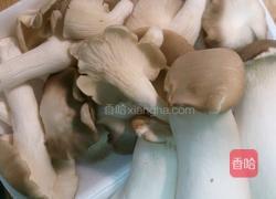 蒜头鸡菇菇汤的做法图解2