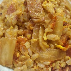 泡菜香肠蛋炒饭的做法[图]