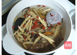 人蔘鸡汤的做法图解3