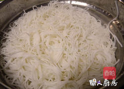 大虾炒米粉的做法图解3