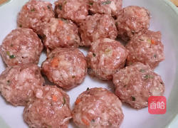 扬出丸子烩白菜的做法图解3