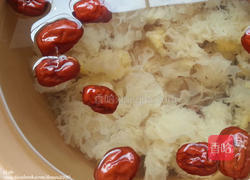 红枣银耳莲子汤的做法图解2