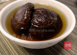 萝卜冬菇鱼松汤的做法图解2