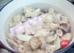 芥菜鲍鱼鲜鸡汤的做法图解3
