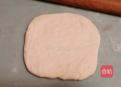 薄脆香甜苹果比萨的做法图解3