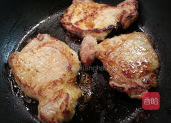 蜜汁芝麻猪排的做法图解5