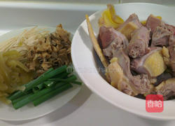 咸菜鸭肉汤的做法图解1