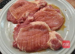 蜜汁芝麻猪排的做法图解3