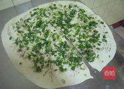 电锅香葱大饼的做法图解3