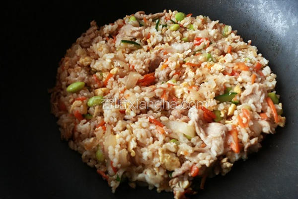 鲜蔬肉片炒饭