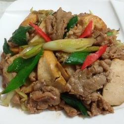 蒜苗豆干炒肉片的做法[图]