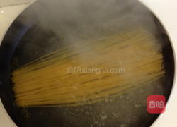 明太子意大利面的做法图解4