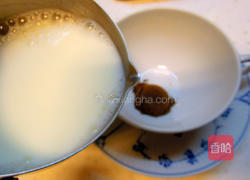 黑糖姜汁奶茶的做法图解5