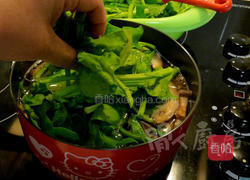 菠菜冬菇汤的做法图解4