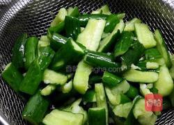 凉拌茄丁小黄瓜的做法图解2