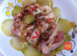 四川榨菜蒸鸡的做法图解1