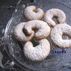 榛果月牙饼干的做法[图]