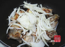 咖哩鸡腿亲子盖饭的做法图解4