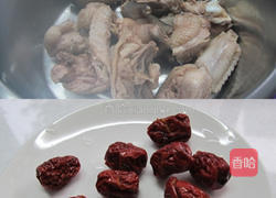 凉粉草鸡汤的做法图解1