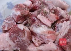 苹果炖牛肉的做法图解1