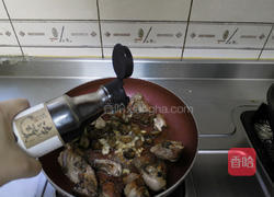 芋头栗子焖鸡的做法图解4