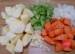 苹果炖牛肉的做法图解2