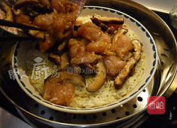 北菇滑鸡蒸饭的做法图解3