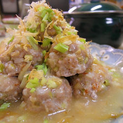 芹菜虾仁肉丸的做法[图]