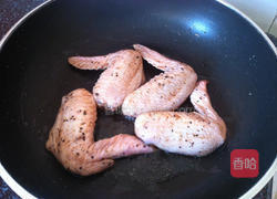 黑胡椒煎鸡翅的做法图解2