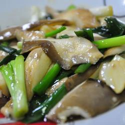 葱爆蚝油鲍鱼菇的做法[图]