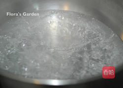 草莓炼乳果冻的做法图解1