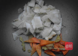 酸笋片儿烩素肉块的做法图解4