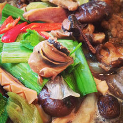 年菜鱿鱼螺肉蒜汤的做法[图]