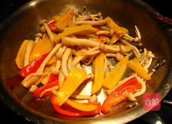 甜椒烩菇的做法图解3