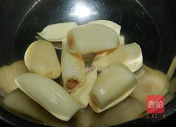 出运猪脚的做法图解1