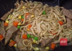 黑胡椒铁板面的做法图解3