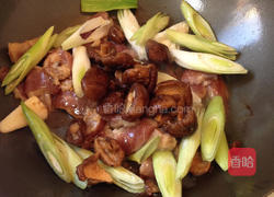 年菜鱿鱼螺肉蒜汤的做法图解3