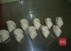 榨菜肉包的做法图解2