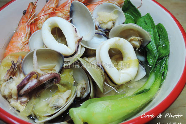 泡菜海鲜米粉