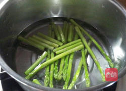 芦笋海苔培根卷的做法图解2