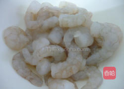 花生虾仁的做法图解1