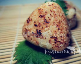 紫蘇梅燒肉飯團(tuán)