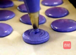 巴黎马卡龙的做法图解7